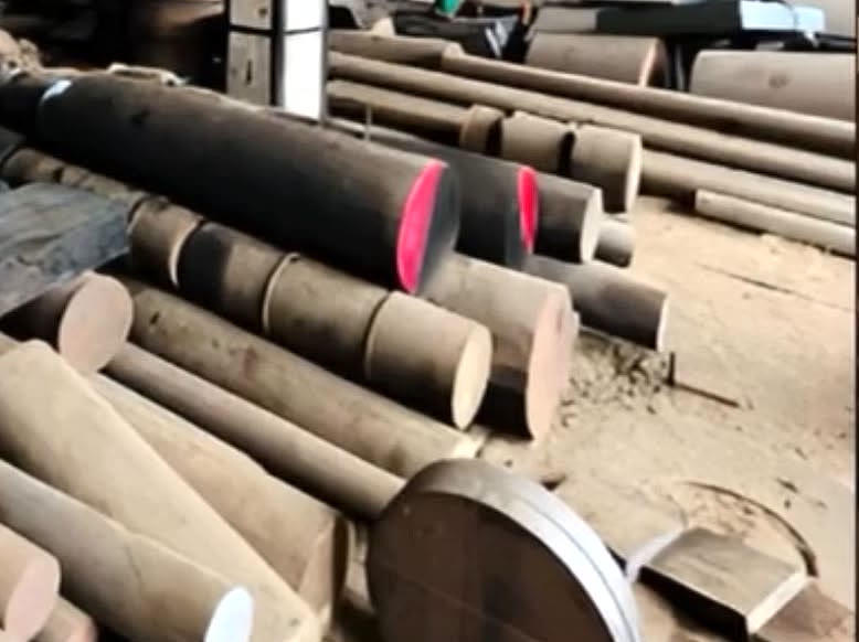 Heavy steel rounds in stock at Siddhivinayak Steels, New Delhi